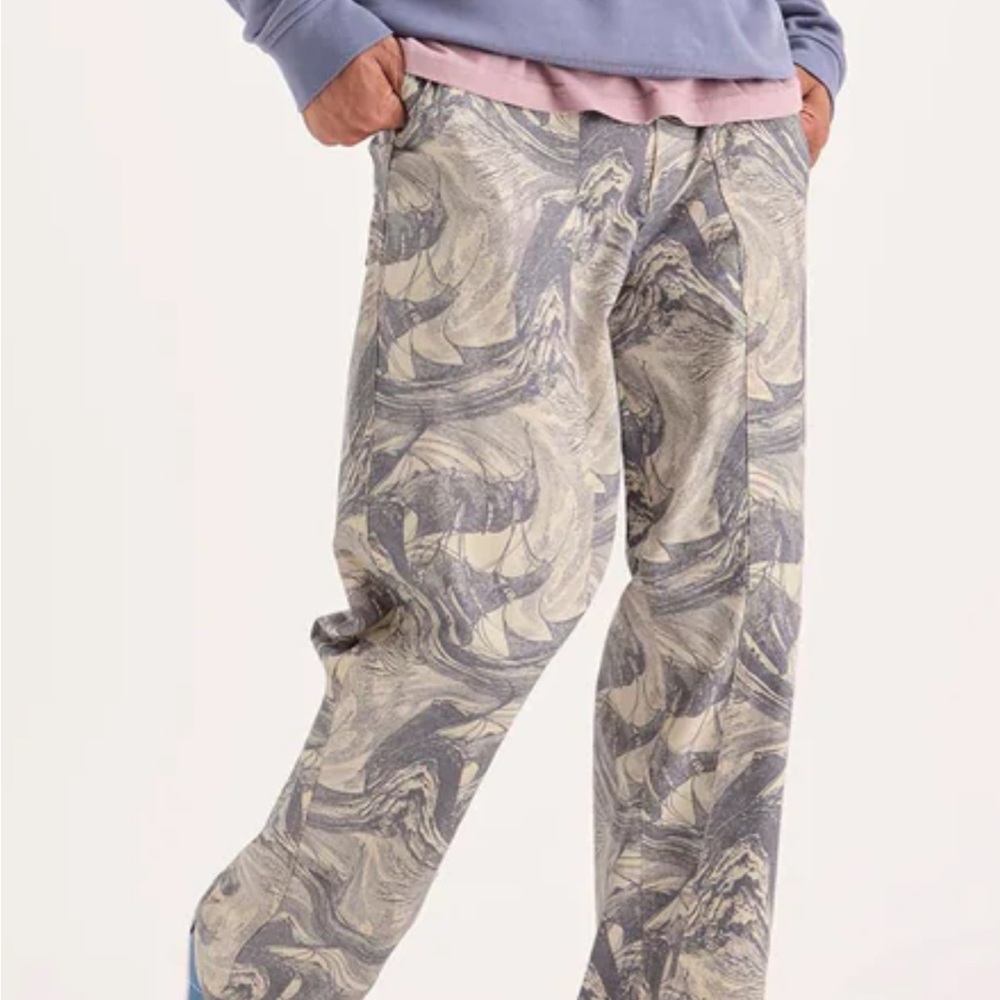 Dockers Men's Utility Cargo Pants in Gray and Cream